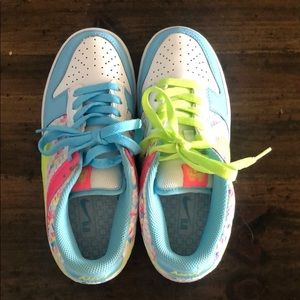 Women’s Nike size 7